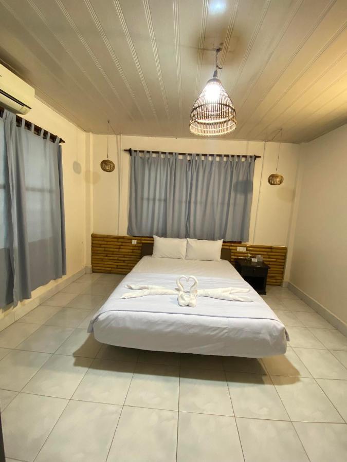 Ecran Riverfront Guesthouse Kampot Eksteriør bilde